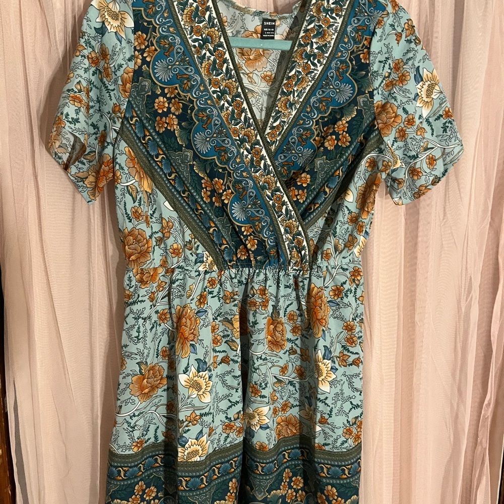 Floral print mini dress size large